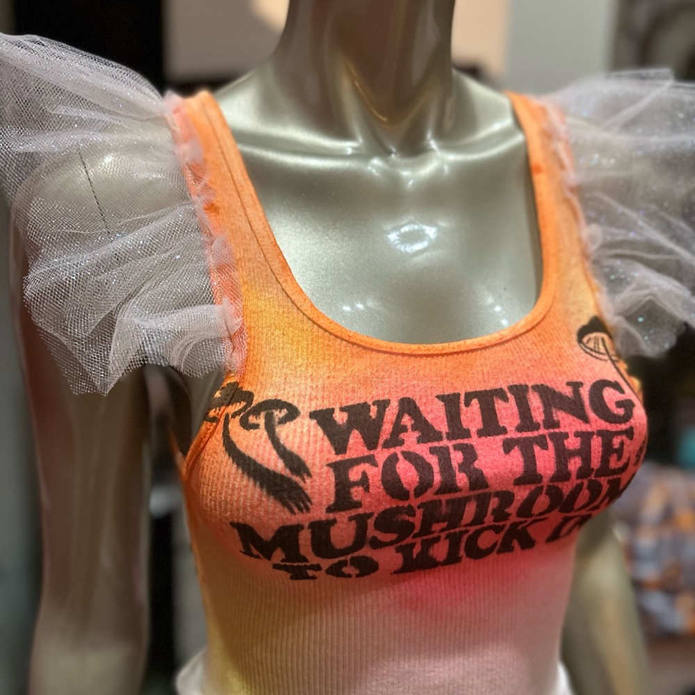 ⚡️WAITING FOR THE MUSHROOMS TO KICK IN Harajuku flutter ruffle tank top S